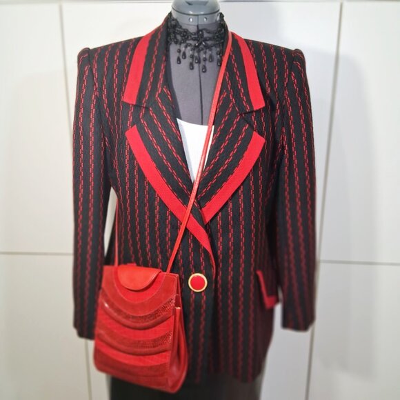 2 items VINTAGE Black and Red Blazer Jacket Size 14 & Red Crossbody Italian Bag - Picture 11 of 11